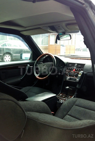 Mercedes C 220 1999, 32,000 km - 2.2 l - Bakı