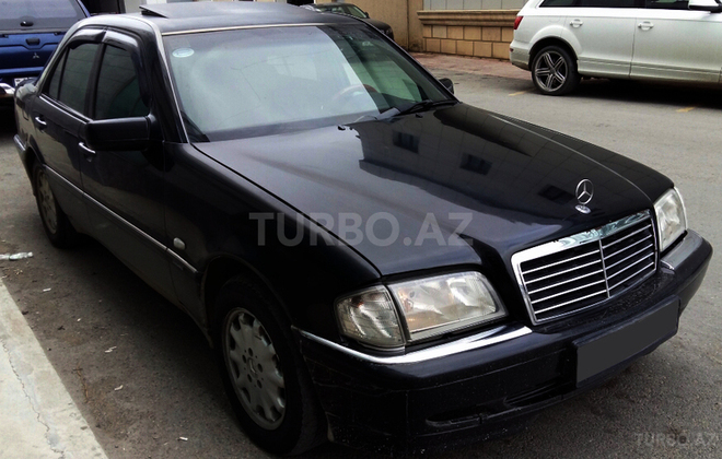 Mercedes C 220 1999, 32,000 km - 2.2 l - Bakı