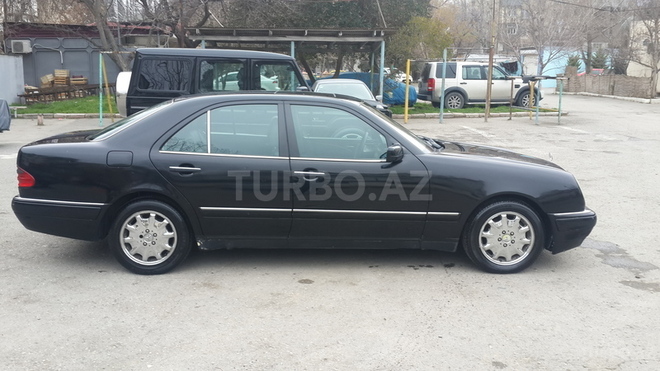 Mercedes E 320 1997, 168,000 km - 3.2 l - Bakı