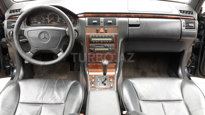 Mercedes E 320 1997, 168,000 km - 3.2 l - Bakı
