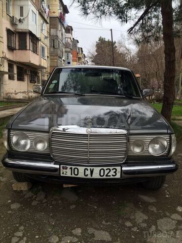 Mercedes E 230 1982, 230,000 km - 2.0 л - Bakı