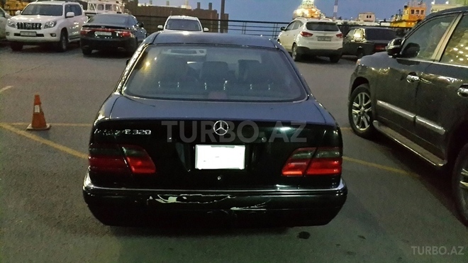 Mercedes E 320 1997, 168,000 km - 3.2 l - Bakı