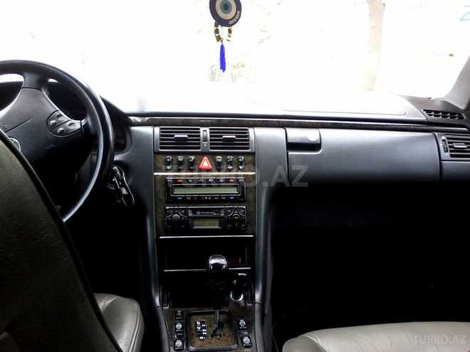 Mercedes E 250 2000, 180,000 km - 2.6 l - Mingəçevir