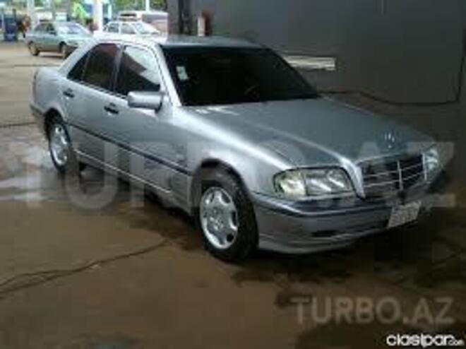 Mercedes C 220 2000, 200,000 km - 2.2 л - Bakı