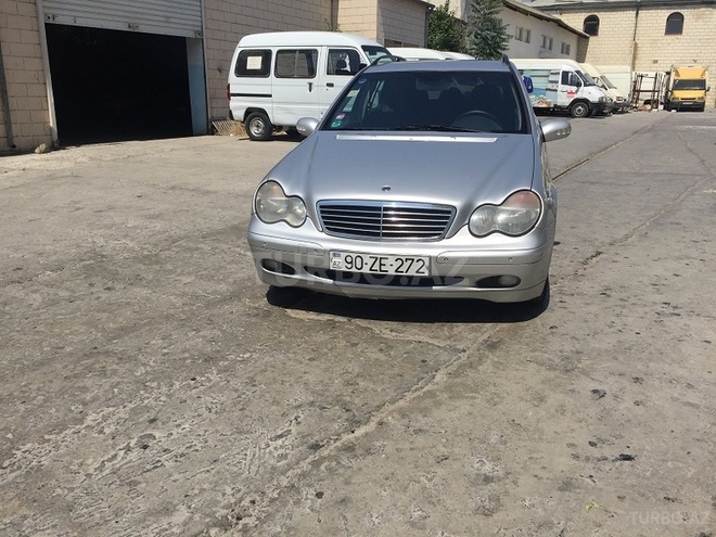 Mercedes C 220 2001, 260,000 km - 2.2 l - Bakı