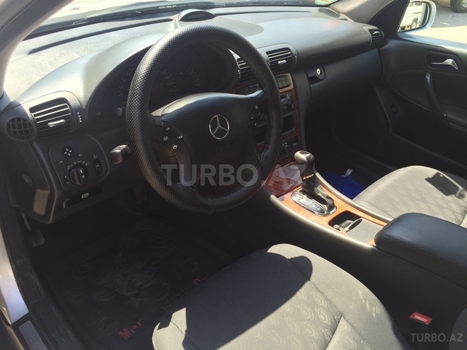 Mercedes C 220 2001, 260,000 km - 2.2 l - Bakı