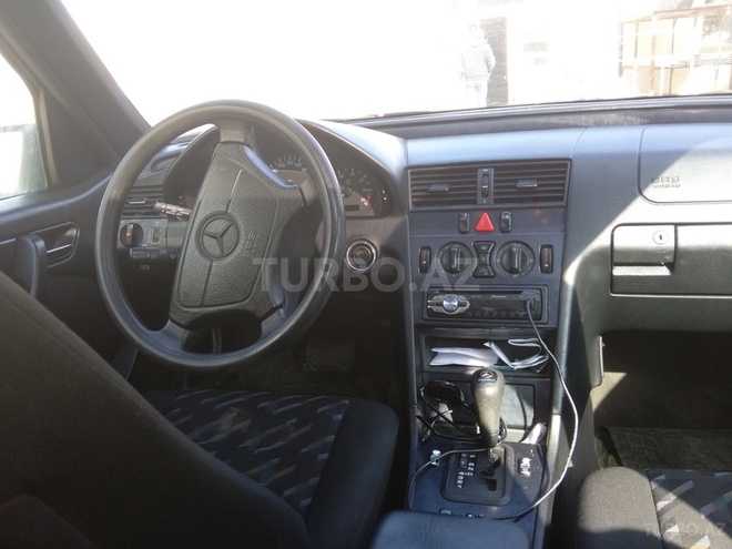 Mercedes C 180 1998, 320,000 km - 1.8 л - Bakı