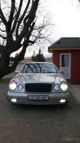 Mercedes E 230 1996, 197,600 km - 2.3 l - Astara