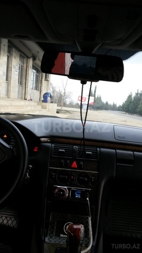 Mercedes E 230 1996, 197,600 km - 2.3 l - Astara