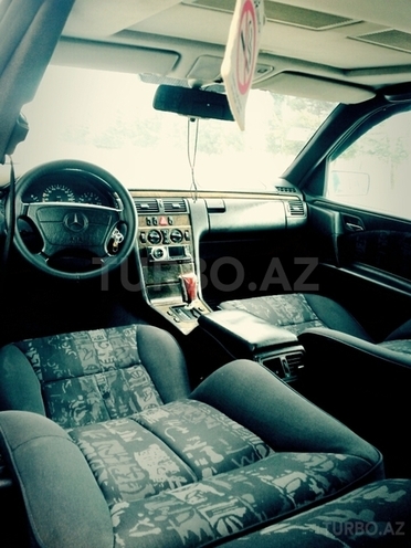Mercedes E 230 1996, 197,600 km - 2.3 l - Astara