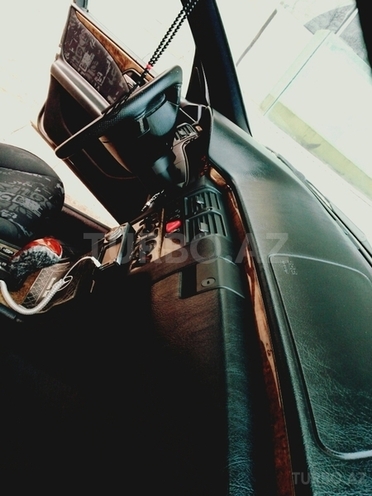 Mercedes E 230 1996, 197,600 km - 2.3 l - Astara