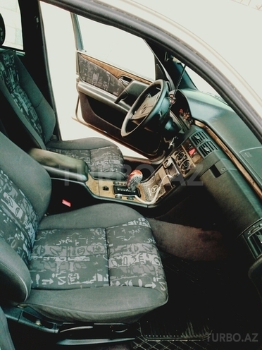 Mercedes E 230 1996, 197,600 km - 2.3 l - Astara