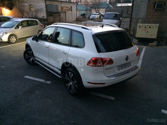 Volkswagen Touareg 2011, 49,780 km - 3.6 л - Bakı