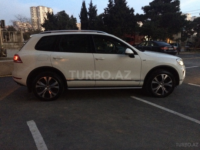 Volkswagen Touareg 2011, 49,780 km - 3.6 л - Bakı