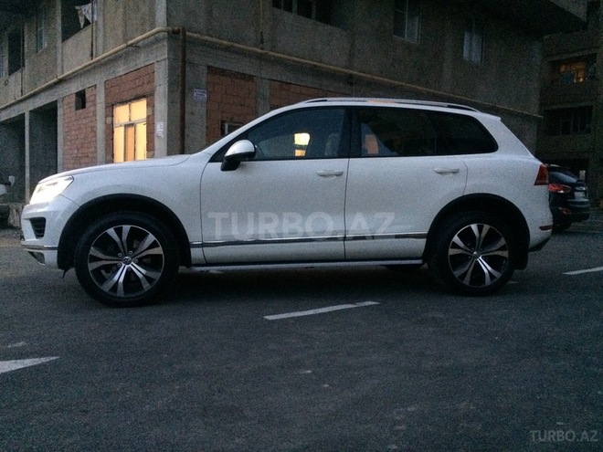 Volkswagen Touareg 2011, 49,780 km - 3.6 л - Bakı