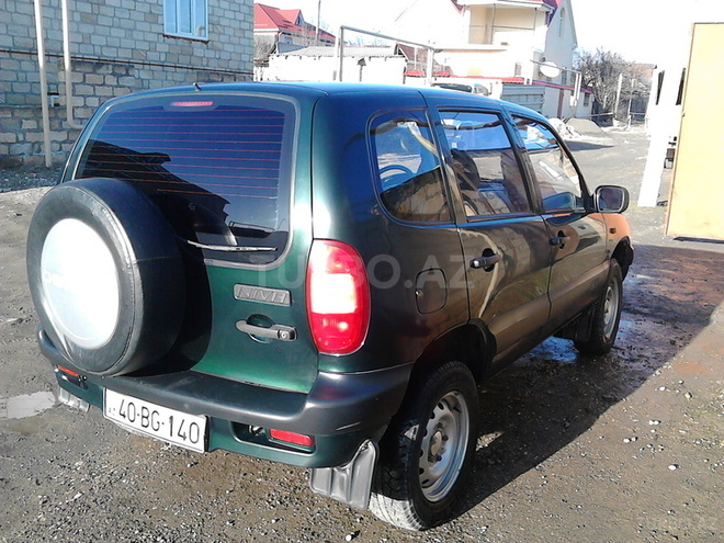 Chevrolet Niva 2006, 150,000 km - 1.7 l - Quba