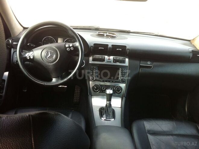 Mercedes C 230 2005, 220,000 km - 2.5 l - Bakı