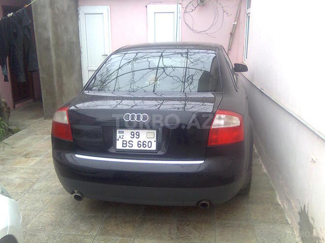 Audi A4 2003, 2,332,313 km - 1.8 л - Bakı
