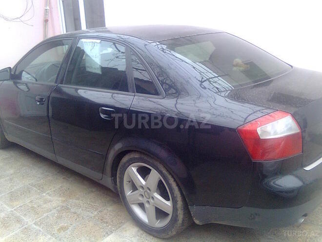 Audi A4 2003, 2,332,313 km - 1.8 л - Bakı