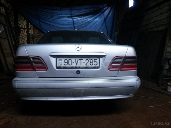 Mercedes E 270 2000, 198,657 km - 2.7 l - Bakı