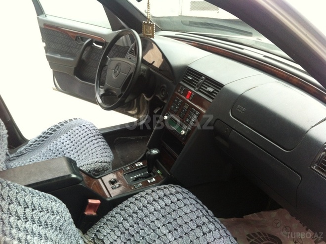 Mercedes C 220 1995, 263,288 km - 2.2 l - Bakı