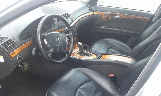Mercedes E 320 2004, 250,000 km - 3.2 l - Bakı
