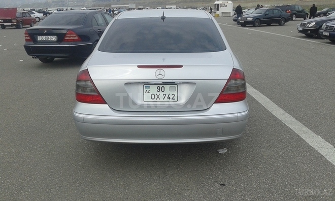Mercedes E 320 2004, 250,000 km - 3.2 l - Bakı