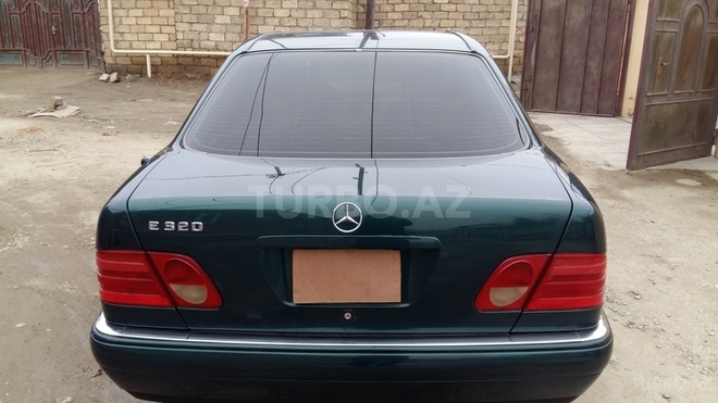Mercedes E 320 1995, 246,000 km - 3.2 l - Bakı