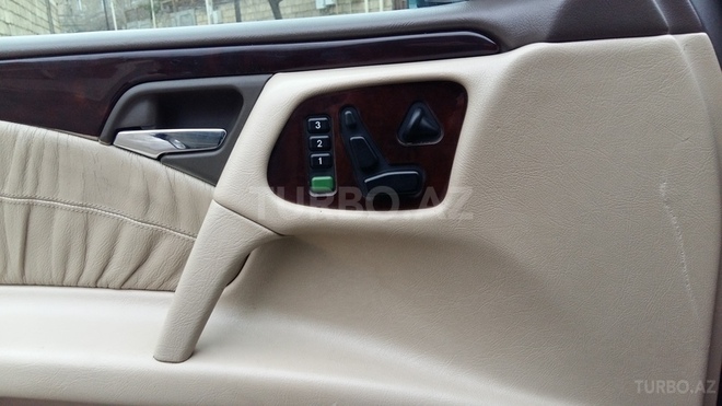 Mercedes E 320 1995, 246,000 km - 3.2 l - Bakı