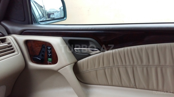 Mercedes E 320 1995, 246,000 km - 3.2 l - Bakı