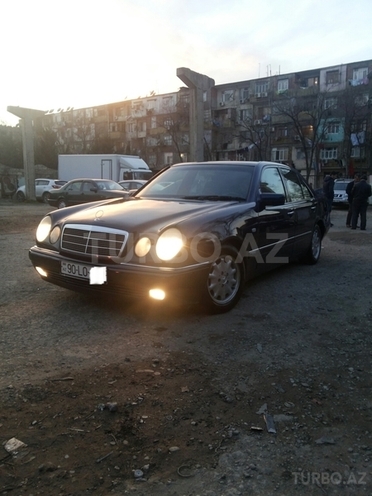 Mercedes E 240 1997, 173,000 km - 2.4 l - Sumqayıt