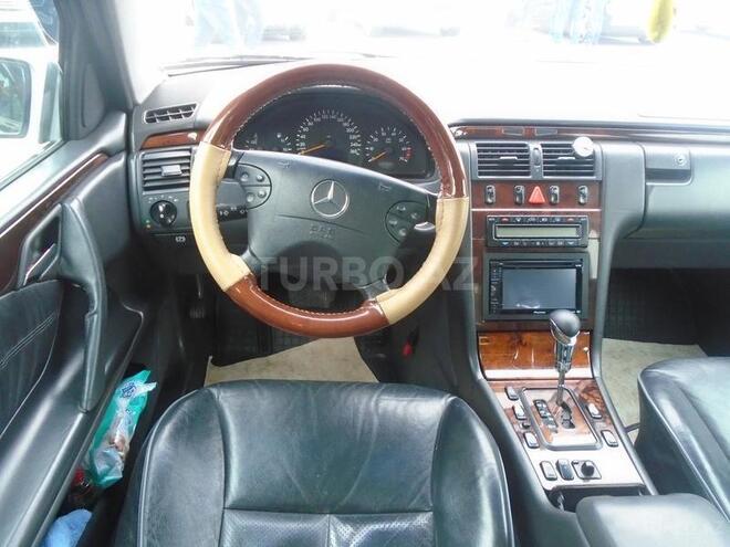 Mercedes E 240 2001, 300,000 km - 2.6 l - Bakı