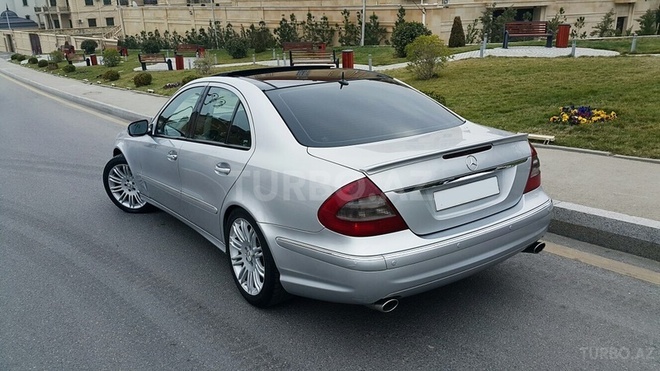 Mercedes E 270 2003, 212,000 km - 2.7 l - Bakı