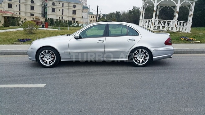 Mercedes E 270 2003, 212,000 km - 2.7 l - Bakı