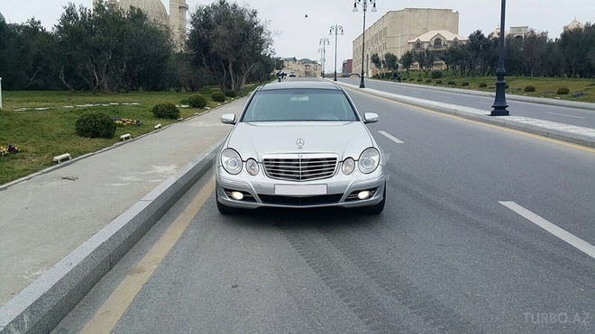 Mercedes E 270 2003, 212,000 km - 2.7 l - Bakı