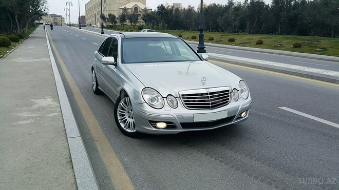 Mercedes E 270 2003, 212,000 km - 2.7 l - Bakı