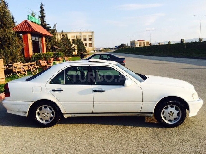 Mercedes C 220 1995, 28,000 km - 2.2 л - Bakı