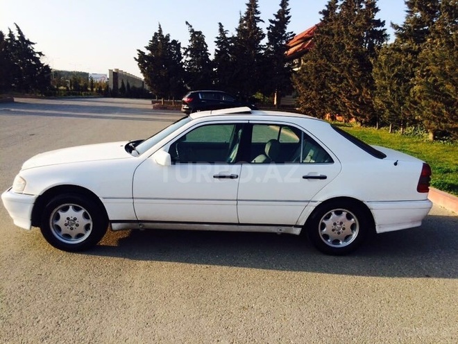 Mercedes C 220 1995, 28,000 km - 2.2 л - Bakı