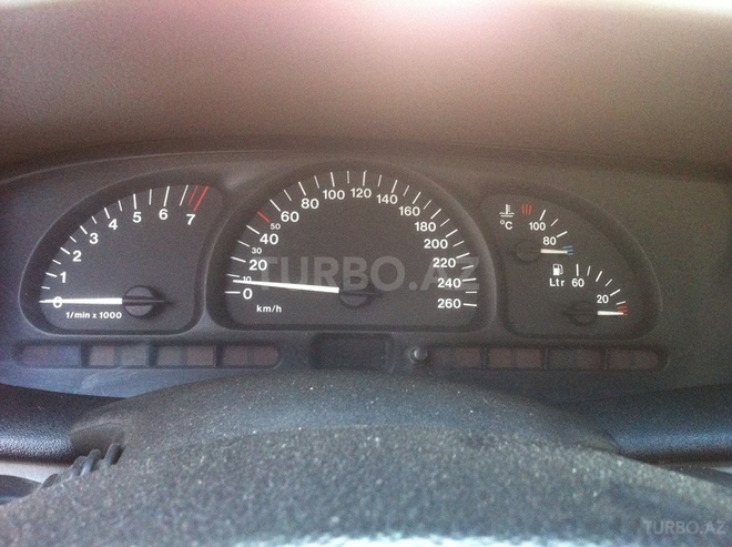 Opel Vectra 1996, 270,000 km - 2.0 l - Qusar