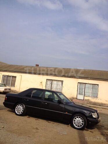 Mercedes E 300 1995, 276,000 km - 3.0 л - Bakı