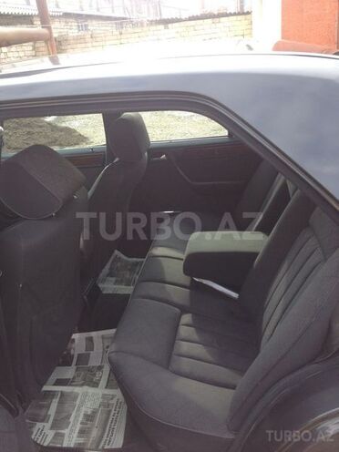Mercedes E 300 1995, 276,000 km - 3.0 л - Bakı