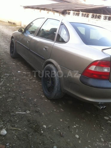 Opel Vectra 1996, 270,000 km - 2.0 l - Qusar