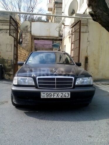 Mercedes C 220 1999, 263,420 km - 2.2 l - Bakı