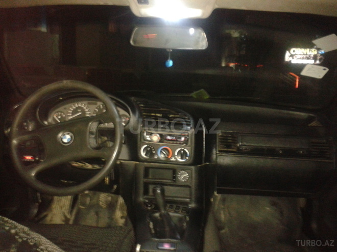 BMW 320 1993, 146,000 km - 2.0 l - Bakı