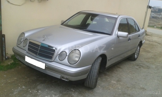 Mercedes E 220 1999, 212,000 km - 2.2 л - Bakı