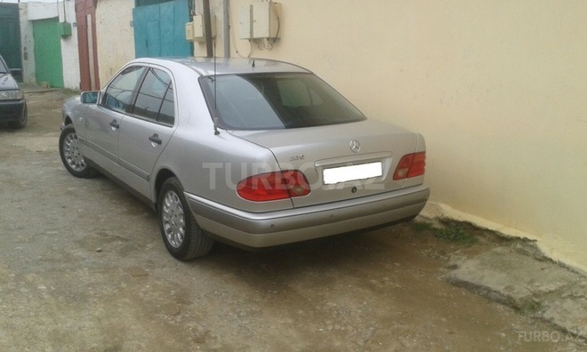 Mercedes E 220 1999, 212,000 km - 2.2 л - Bakı
