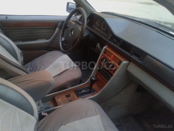 Mercedes E 200 1992, 360,000 km - 2.0 l - Bakı