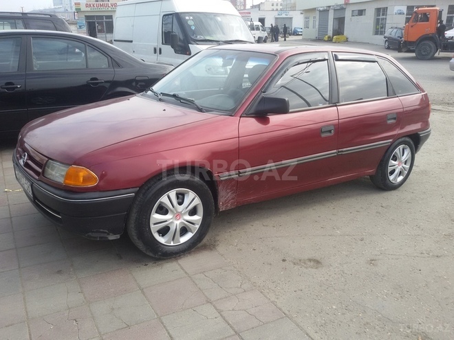 Opel Astra 1992, 441,000 km - 1.6 l - Sumqayıt
