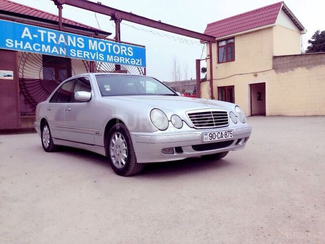 Mercedes E 240 1999, 265,000 km - 2.4 l - Bakı