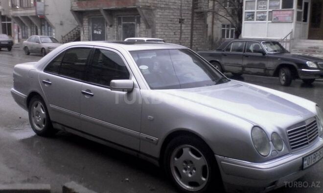 Mercedes E 200 1998, 310,000 km - 2.0 l - Bakı